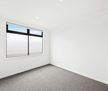 6 Goss Walk, Donnybrook VIC 3064 - Townhouse For Rent | Domain - Photo 6