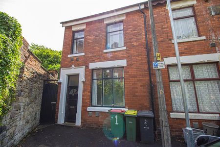3-Bed End-Terraced House to Let on Talbot Road, Preston - Photo 5