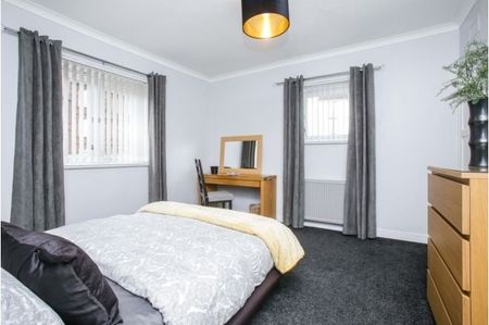 3 Bed Flat, Thornwood Place, G11 - Photo 4