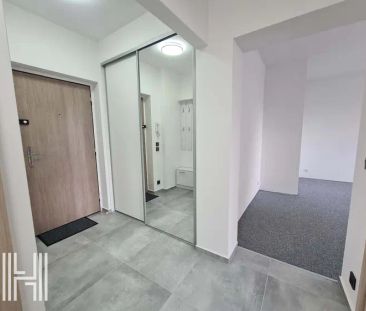 Pronájem pečlivě opraveného bytu 2+1 s lodžií - Fotografie 6