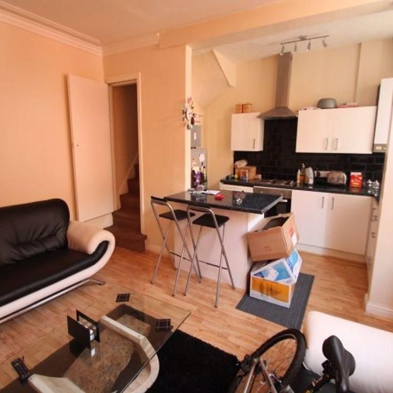 2 bedroom house to rent - Photo 1