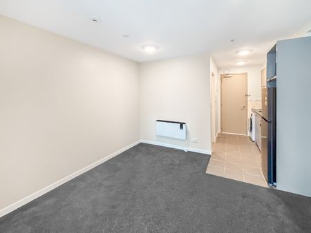 CITY CENTRE, 1 Bed + 1 Car park - Photo 2