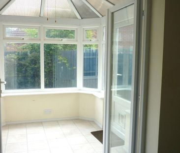 Henley Way - Photo 2