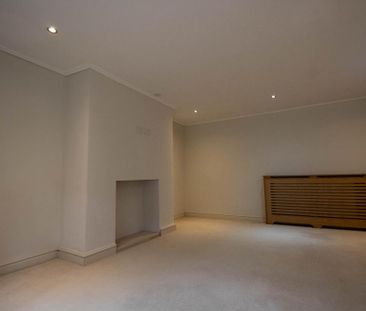 6 bedroom semi-detached house to rent - Photo 3