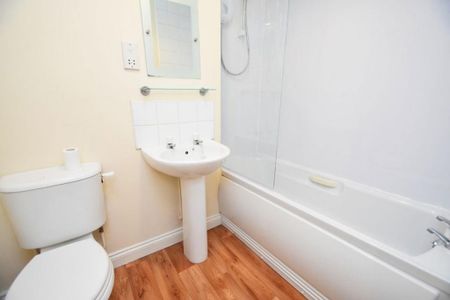 2 bedroom flat to rent - Photo 5