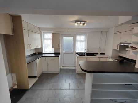 2 bedroom terraced house to rent - Photo 4
