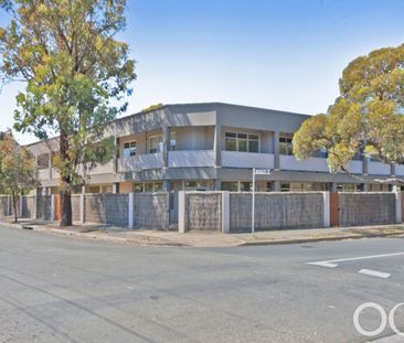 Open the Door to Entertaining in Style - Photo 6