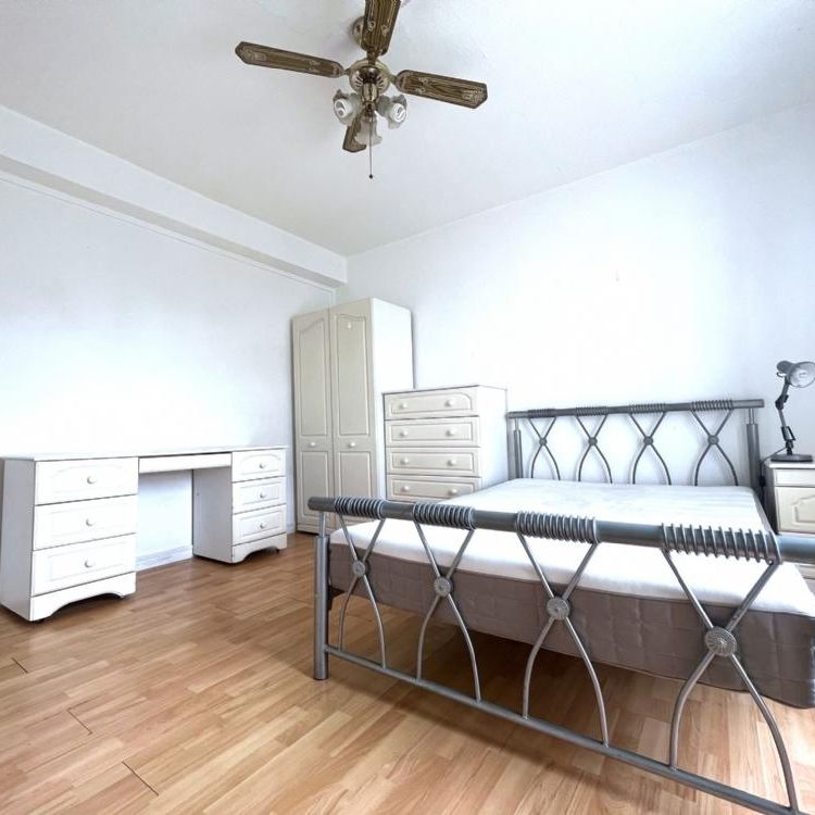 3 bedroom flat to rent - Photo 1