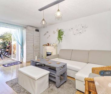 2 bedroom end of terrace house to rent - Photo 2