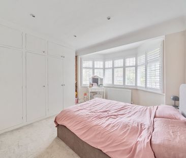 Vale Crescent, Kingston Vale, Greater London, SW15 - Photo 3