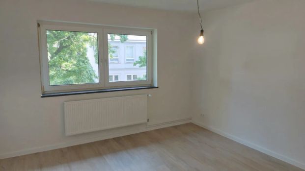 Sanierte & helle 2 Zimmer-Wohnung in top Lage von Elmshorn - Foto 1