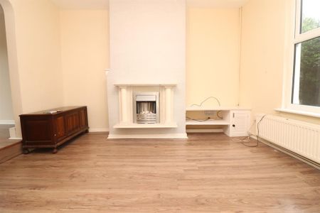2 bedroom end of terrace house to rent - Photo 4