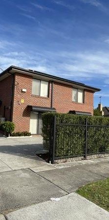 Rooming House with Utilities Usage Included - Photo 1