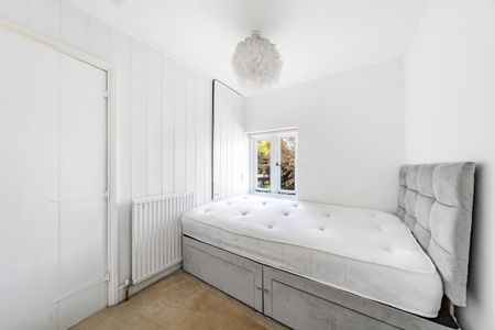 Taylors Lane, London, EN5 - Photo 4