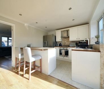 3 bedroom terraced house to rent - Photo 4