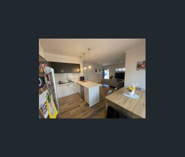 Spacious & Stylish with a quality finish - Photo 5