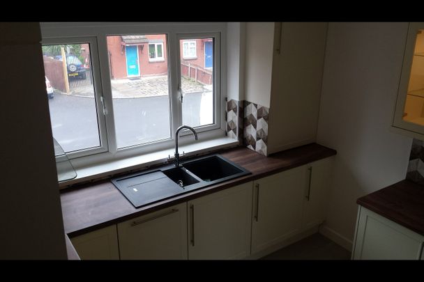 3 Bed Flat, Hawaworth Close, M15 - Photo 1