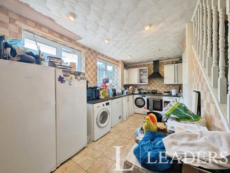 1 bedroom property to rent Northbrooks, Harlow, Essex, CM19 - Photo 2