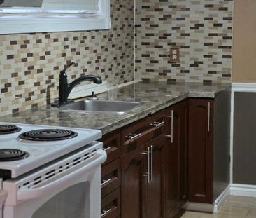 For Lease - 1016 Pinegrove Road, Oakville, Ontario - Photo 3