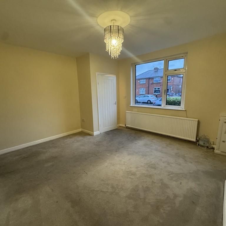 3 bedroom semi-detached house to rent - Photo 1