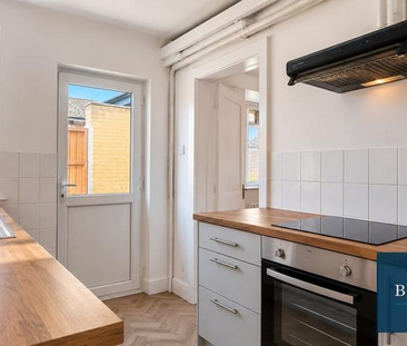 2 bedroom ground floor maisonette to rent - Photo 2