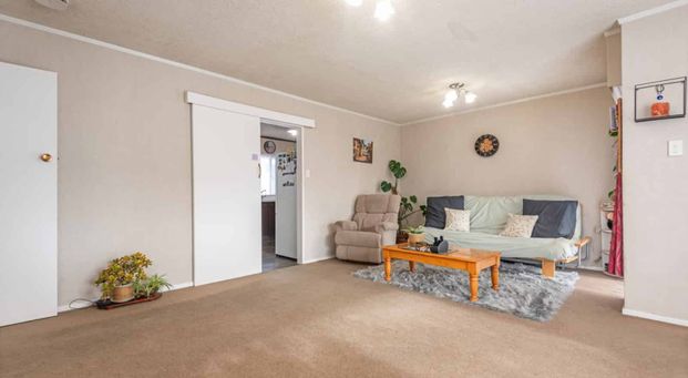 TWO BEDROOMS - CLOVERLEA - Photo 1