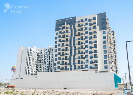Fully Furnished | Balcony | Vacant - Photo 2