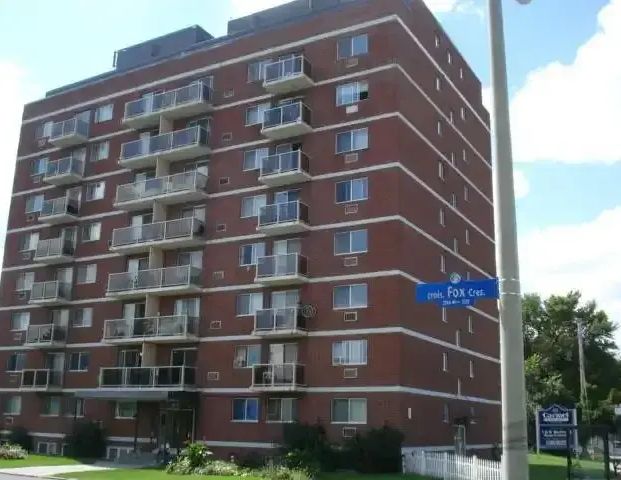 Carmel Apartments | 2310 Fox Crescent, Ottawa - Photo 1