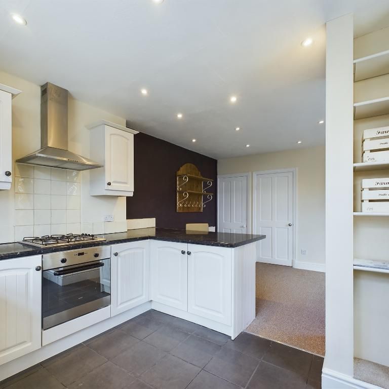 2 bedroom semi-detached house to rent - Photo 1