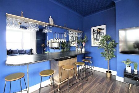 5 bedroom semi-detached house to rent - Photo 2