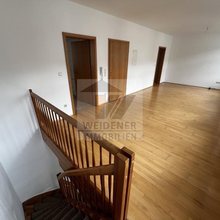 Schöne 2,5 Raum Maisonette-Whg. mit EBK, Balkon, Wanne und Dusche in Gera-Debschwitz! - Photo 1