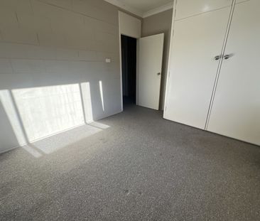 Tidy 2Bed Unit - Photo 2