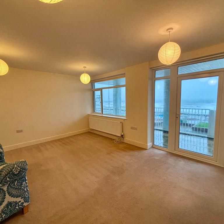 3 bedroom flat to rent - Photo 1