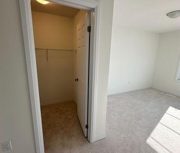 For Lease - 202 Port Crescent, Welland, Ontario - Photo 6