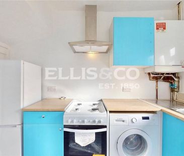 3 bedroom end of terrace house to rent - Photo 5