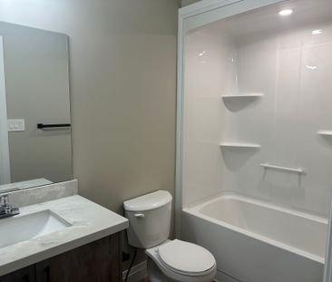 For Lease - 17 Keystone Trail Unit# UNIT 4, Welland, Ontario - Photo 1