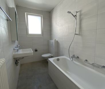 Appartement entièrement rénové de 2 pièces au 4ème étage - Photo 2