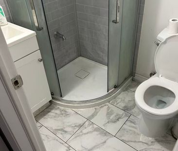 For Lease - 15 Yarmouth Court, Hamilton, Ontario - Photo 4