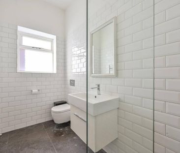 3 bedroom flat to rent - Photo 1