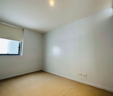 Modern 2 Bedroom 1 Bathroom Apartment for Lease - Photo 1