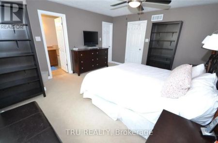 247 HUNTERBROOK STREET - Photo 4