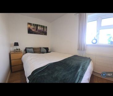 1 bedroom in a house share to rent - Photo 3