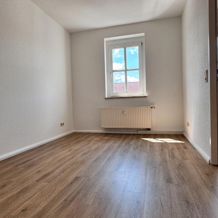 *** Renovierte 2-Raumwohnung im Zentrum | Einbauküche | Dachgeschoss *** - Photo 1