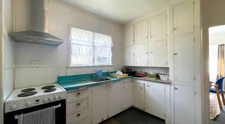 Bright Family house In Central Location - Photo 2