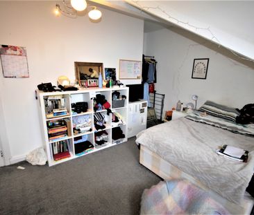 Hartley Crescent, Woodhouse, LEEDS, West Yorkshire - Photo 5