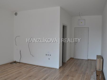 Pronájem bytu 1+kk 28 m2 - Photo 4