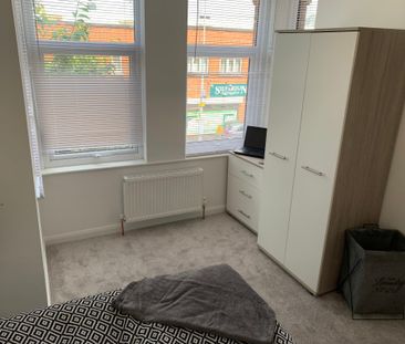 BEDROOM 7 – MEDIUM DOUBLE - Photo 2