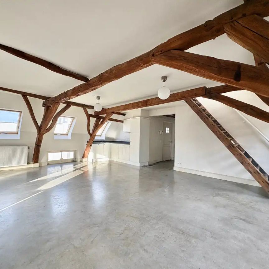 Stijlvol 3-slaapkamer duplexappartement met zonnig terras - Photo 1