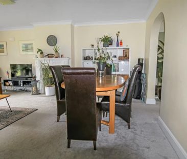 3 bedroom apartment to rent - Photo 3