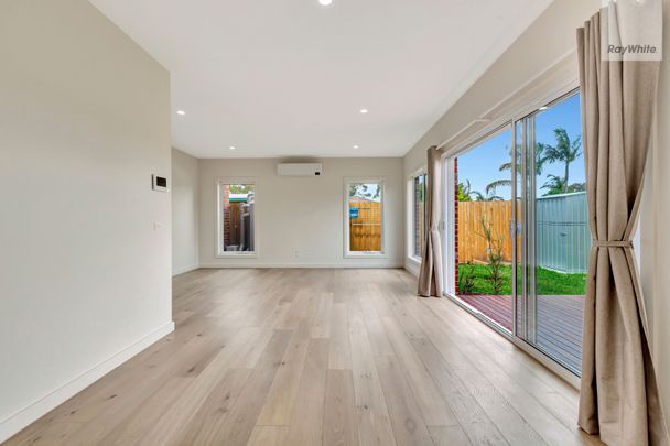 3/7 Isla Avenue, Glenroy VIC 3046 - Townhouse For Rent | Domain - Photo 1